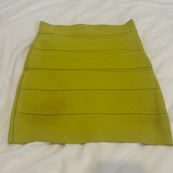 BCBGMAXAZRIA bandage skirt - Picture 1 of 1